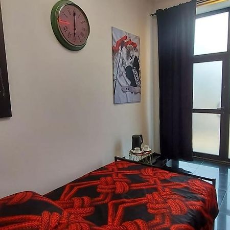 Pokoj Tylko Dla Doroslych Momenti Piccanti Катовице Экстерьер фото